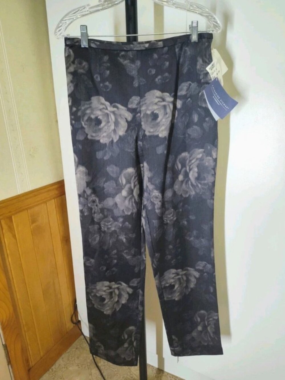 Catherine Stewart Floral Pants Gray Black Rose Side Zip Size 8 NWT Made in USA